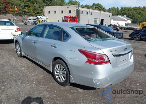 2013 Nissan Altima 2.5 S z USA, uszkodzony, nr VIN 1N4AL3AP8DC125895